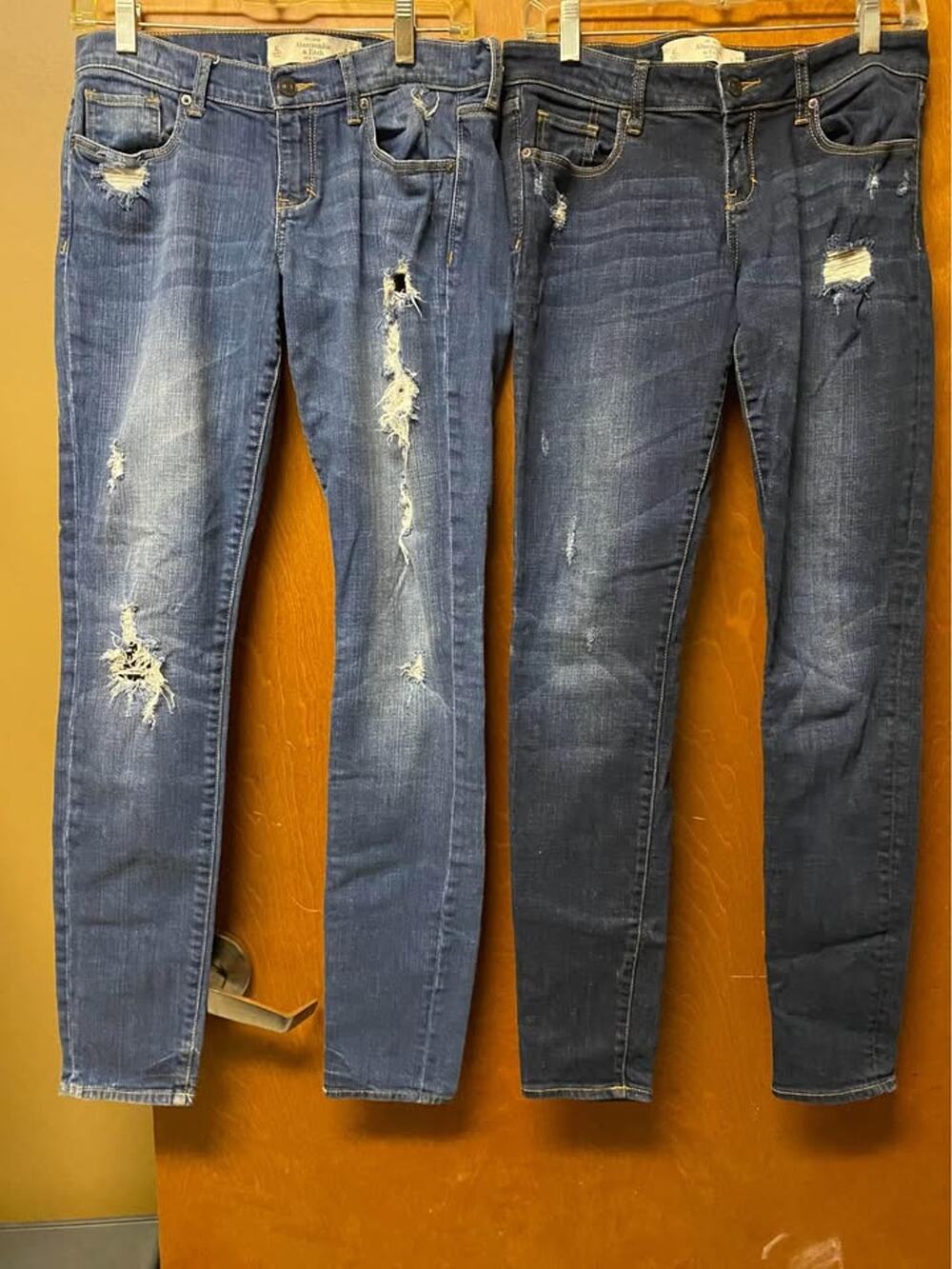 2 Pair Of Abercrombie & Fitch Women’s Jeans Size 4L
